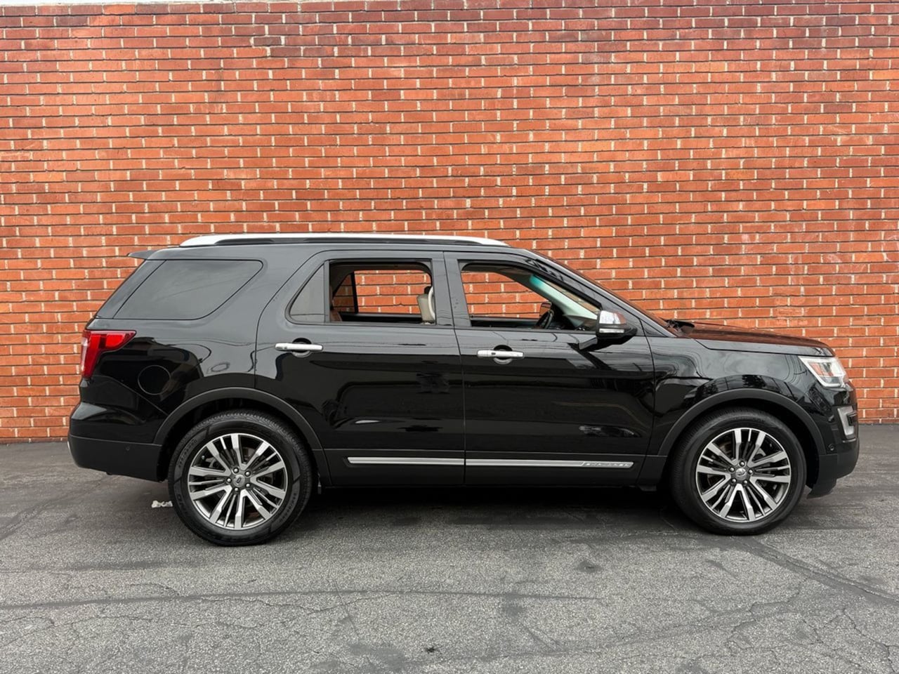 2016 Ford Explorer Platinum - Photo 12