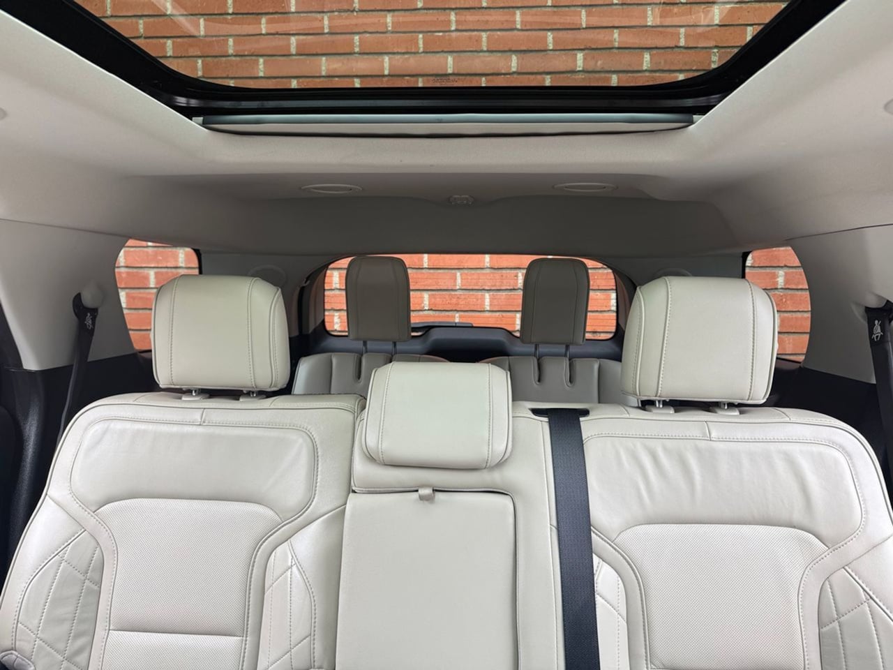2016 Ford Explorer Platinum - Photo 16