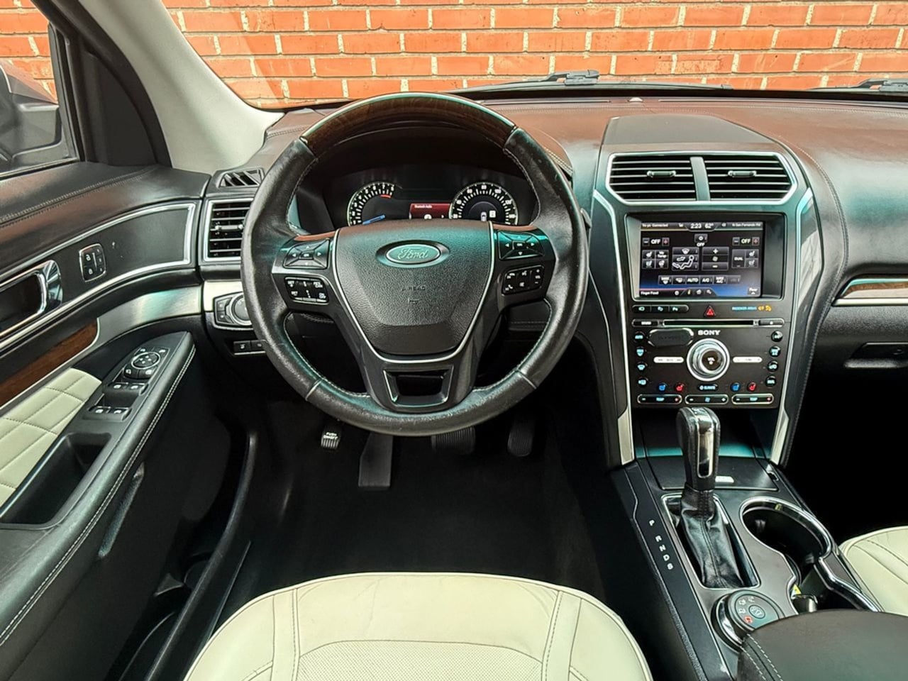 2016 Ford Explorer Platinum - Photo 26