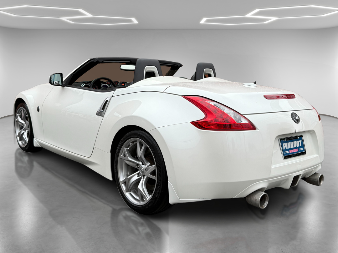 2010 Nissan 370Z Touring - Photo 3