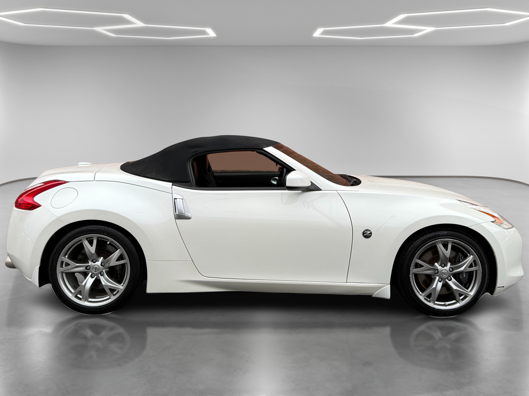 2010 Nissan 370Z Touring - Photo 7