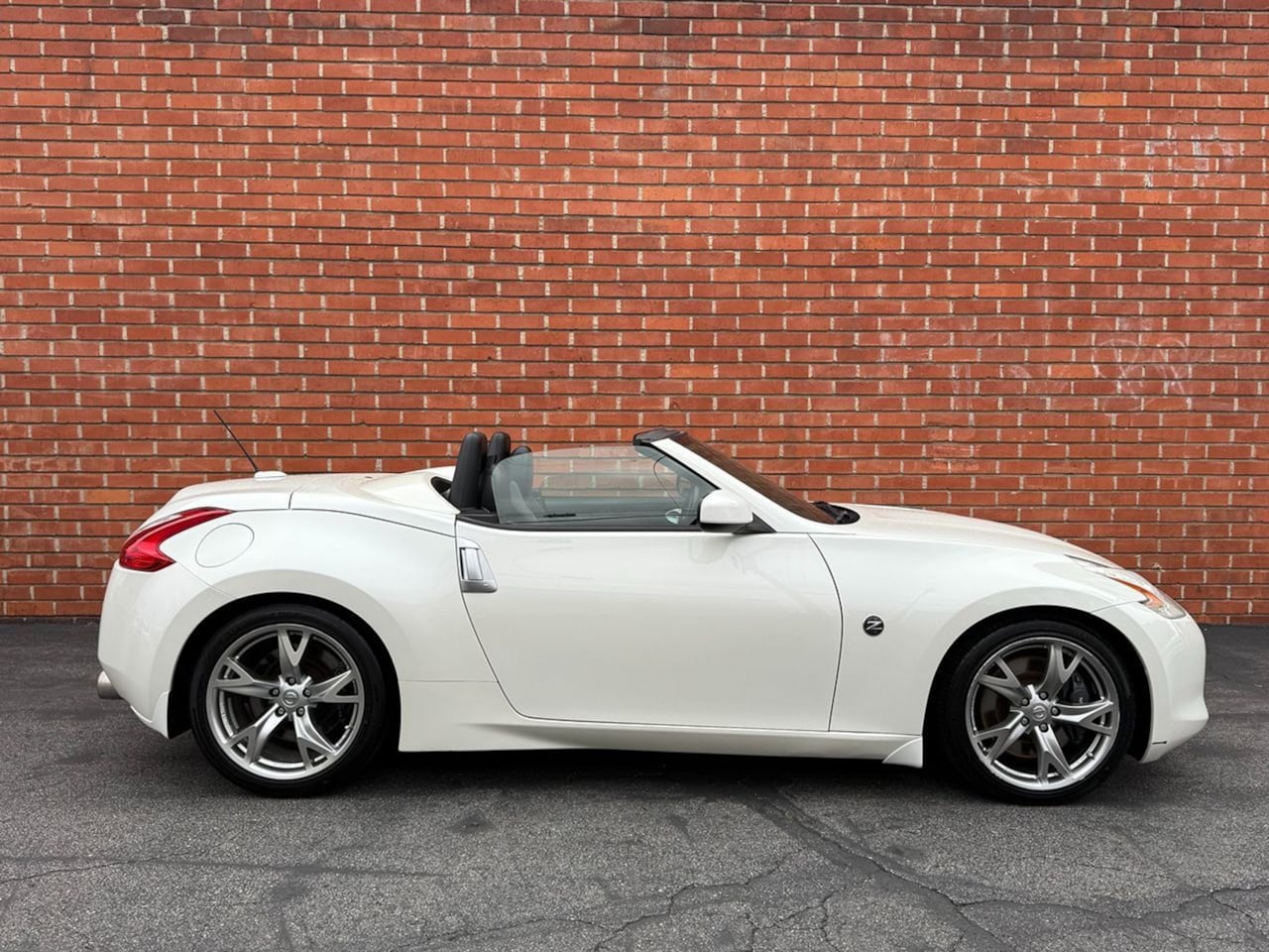 2010 Nissan 370Z Touring - Photo 11