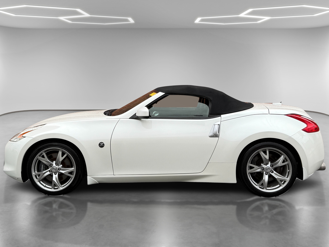 2010 Nissan 370Z Touring - Photo 8