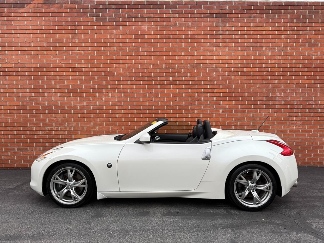 2010 Nissan 370Z Touring - Photo 10