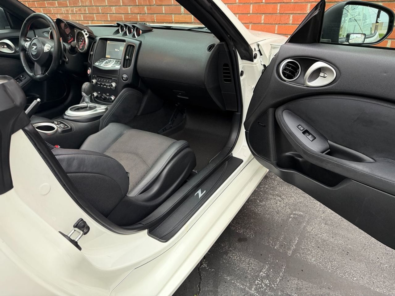 2010 Nissan 370Z Touring - Photo 25