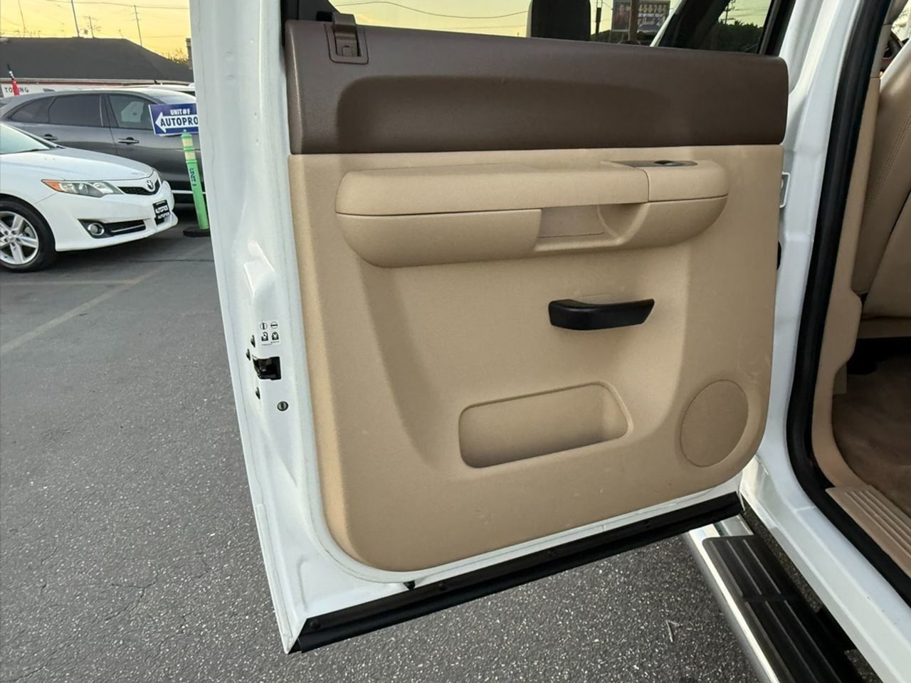 2013 Chevrolet Silverado 3500HD LT - Photo 29