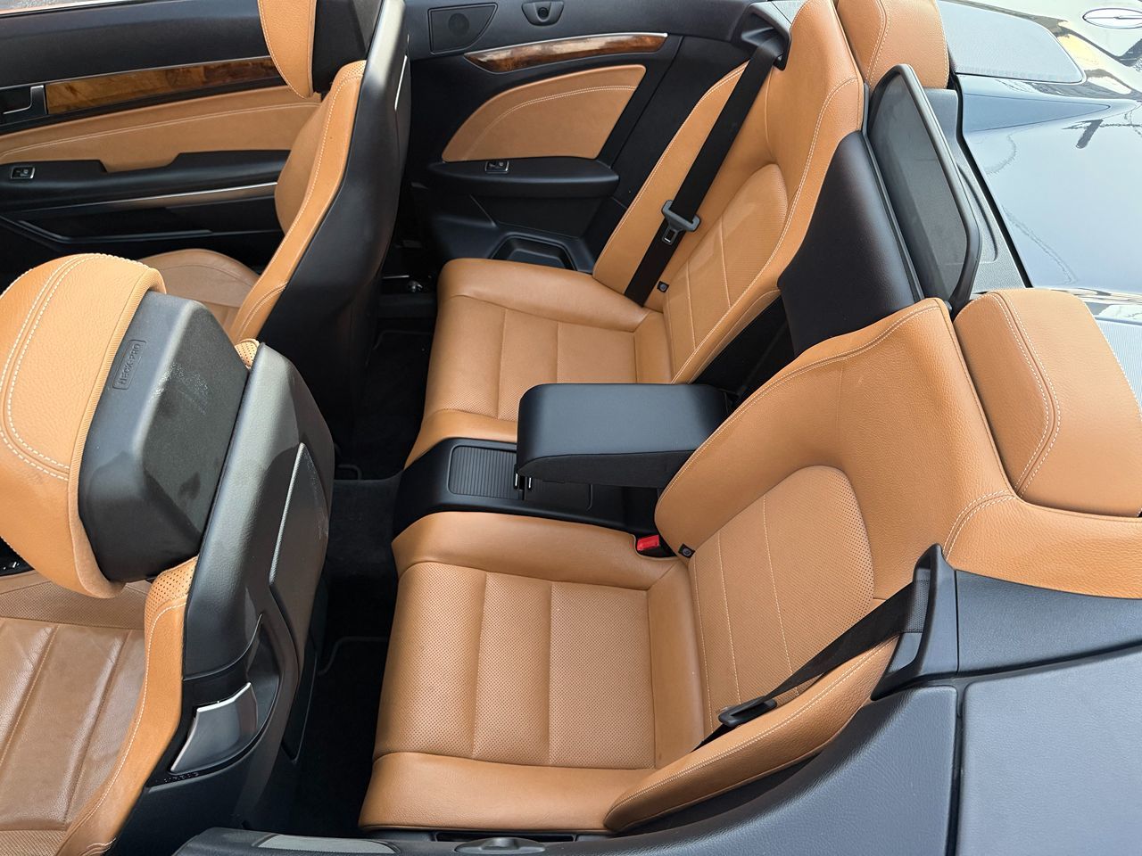 Mercedes-Benz E 550 photo 12