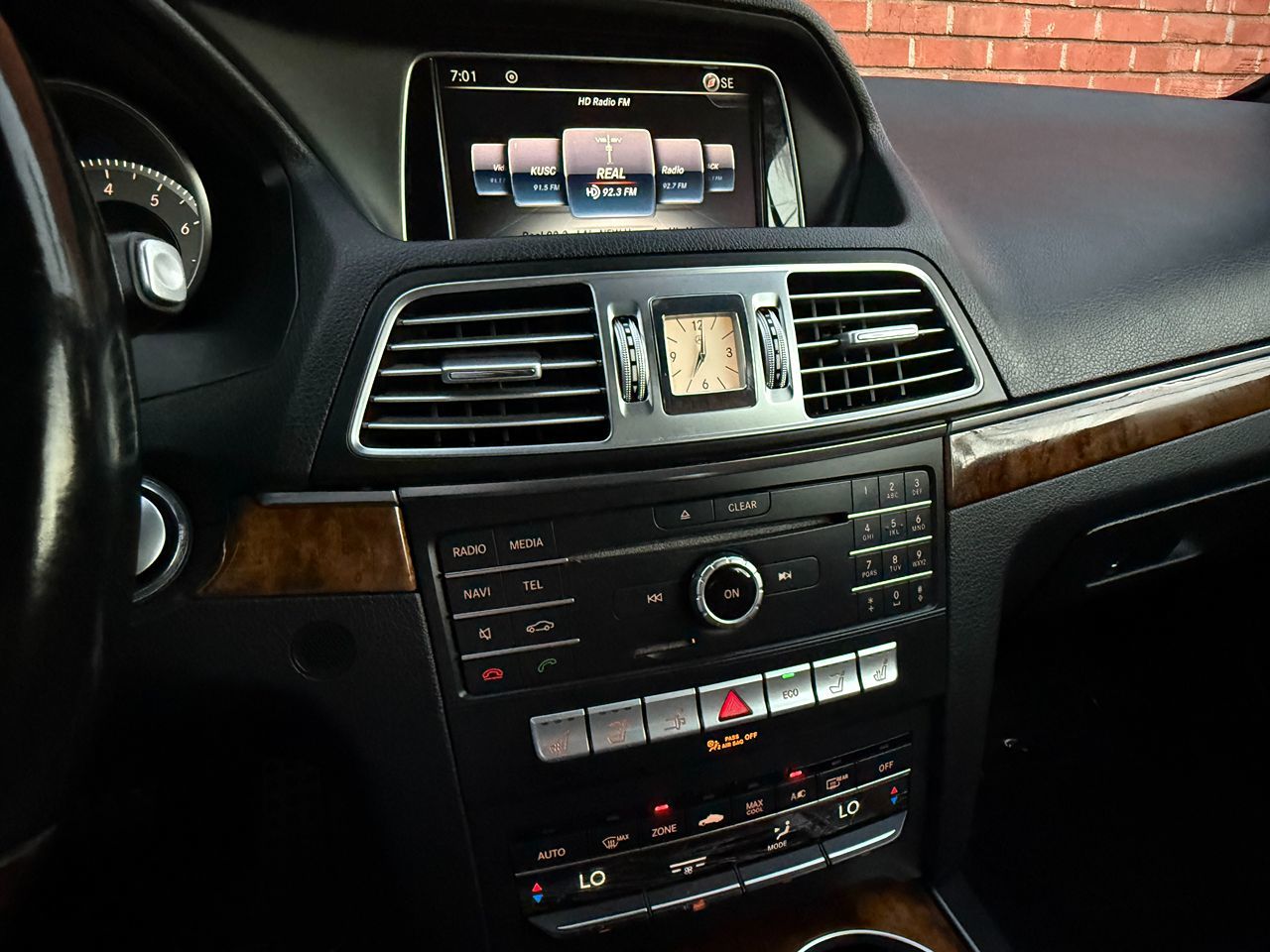 Mercedes-Benz E 550 photo 18