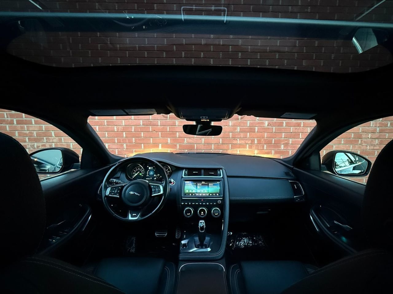 Jaguar E-PACE photo 49
