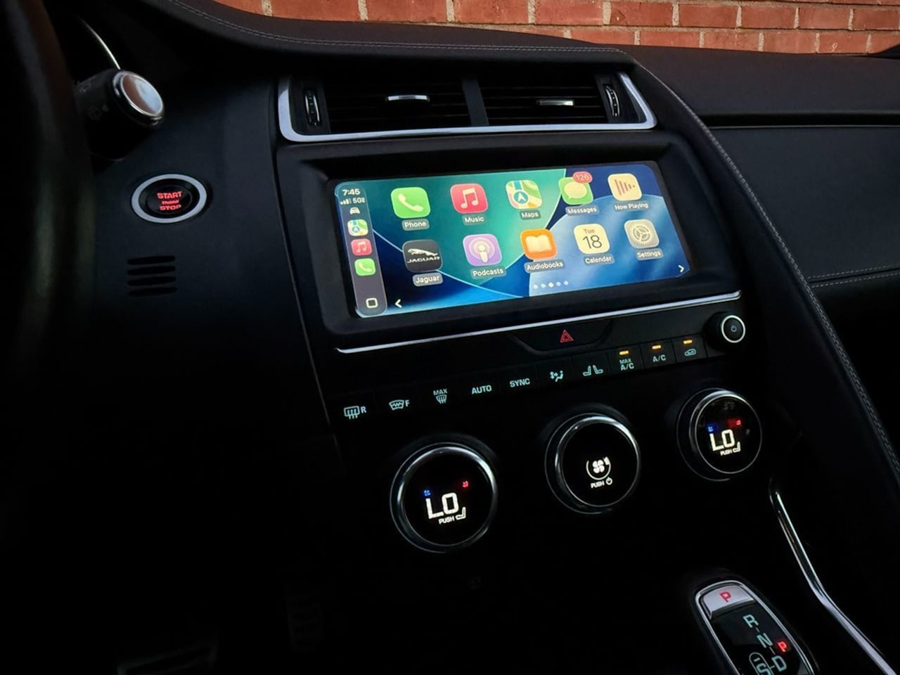 Jaguar E-PACE photo 16