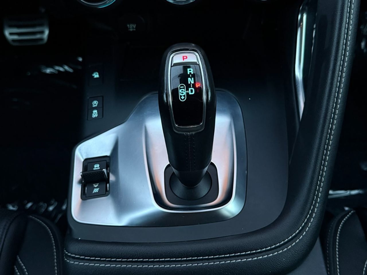 Jaguar E-PACE photo 60