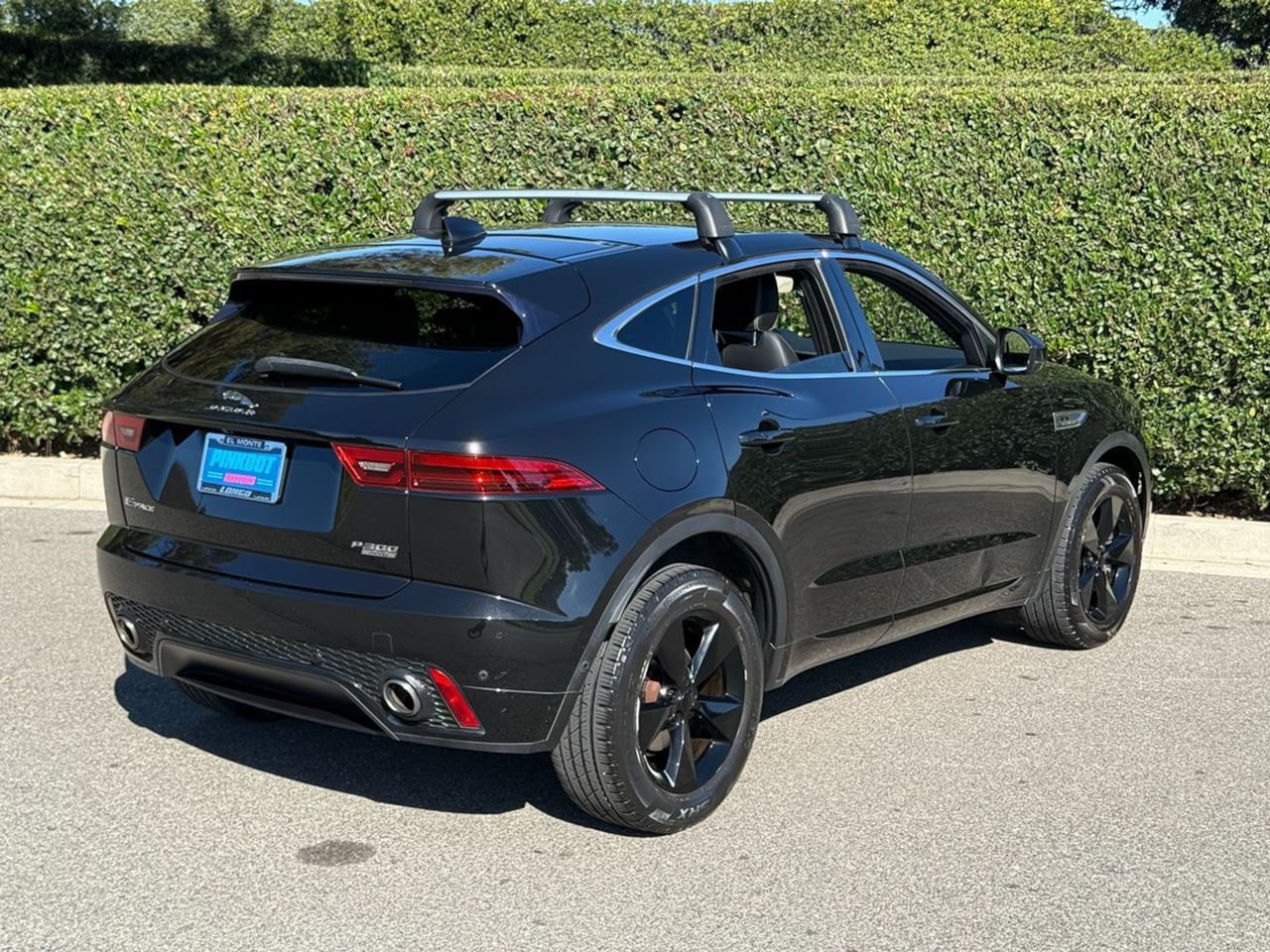 Jaguar E-PACE photo 31
