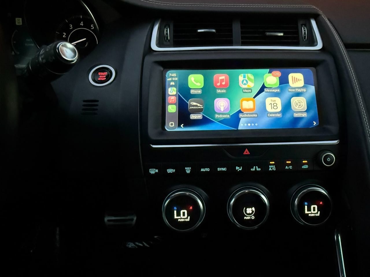 Jaguar E-PACE photo 72
