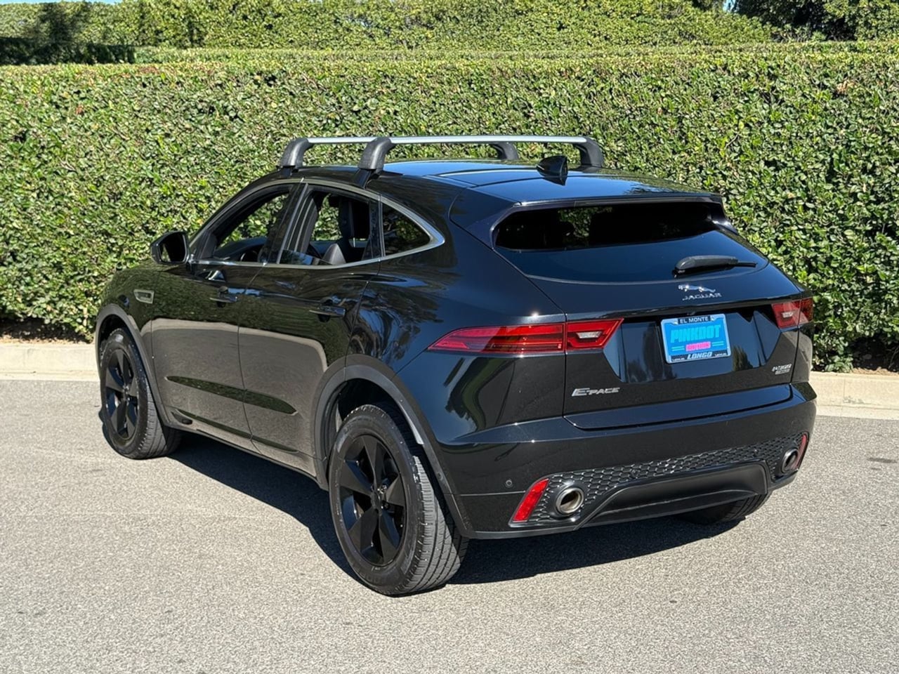 Jaguar E-PACE photo 32