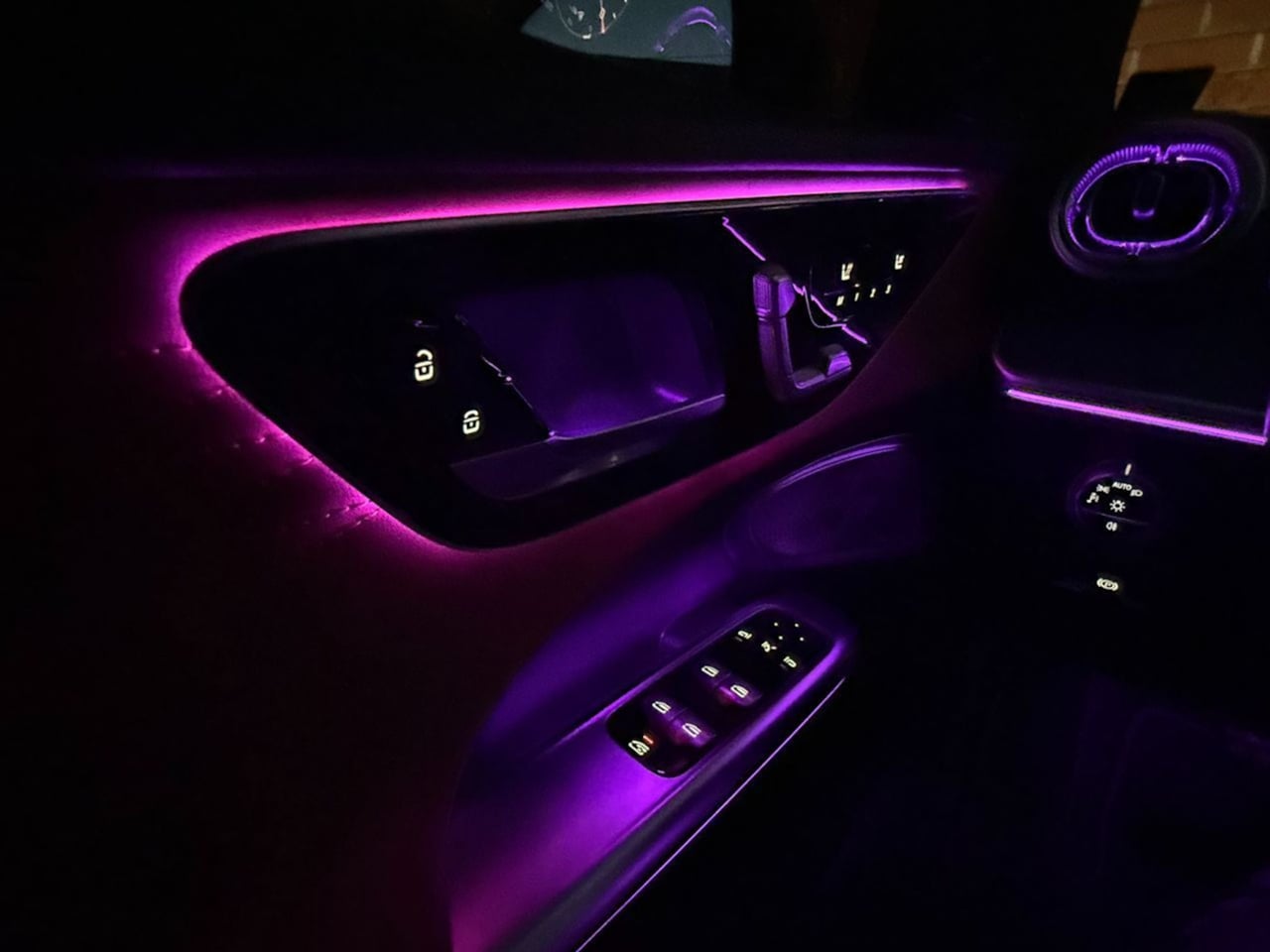 Mercedes-Benz C300 photo 59