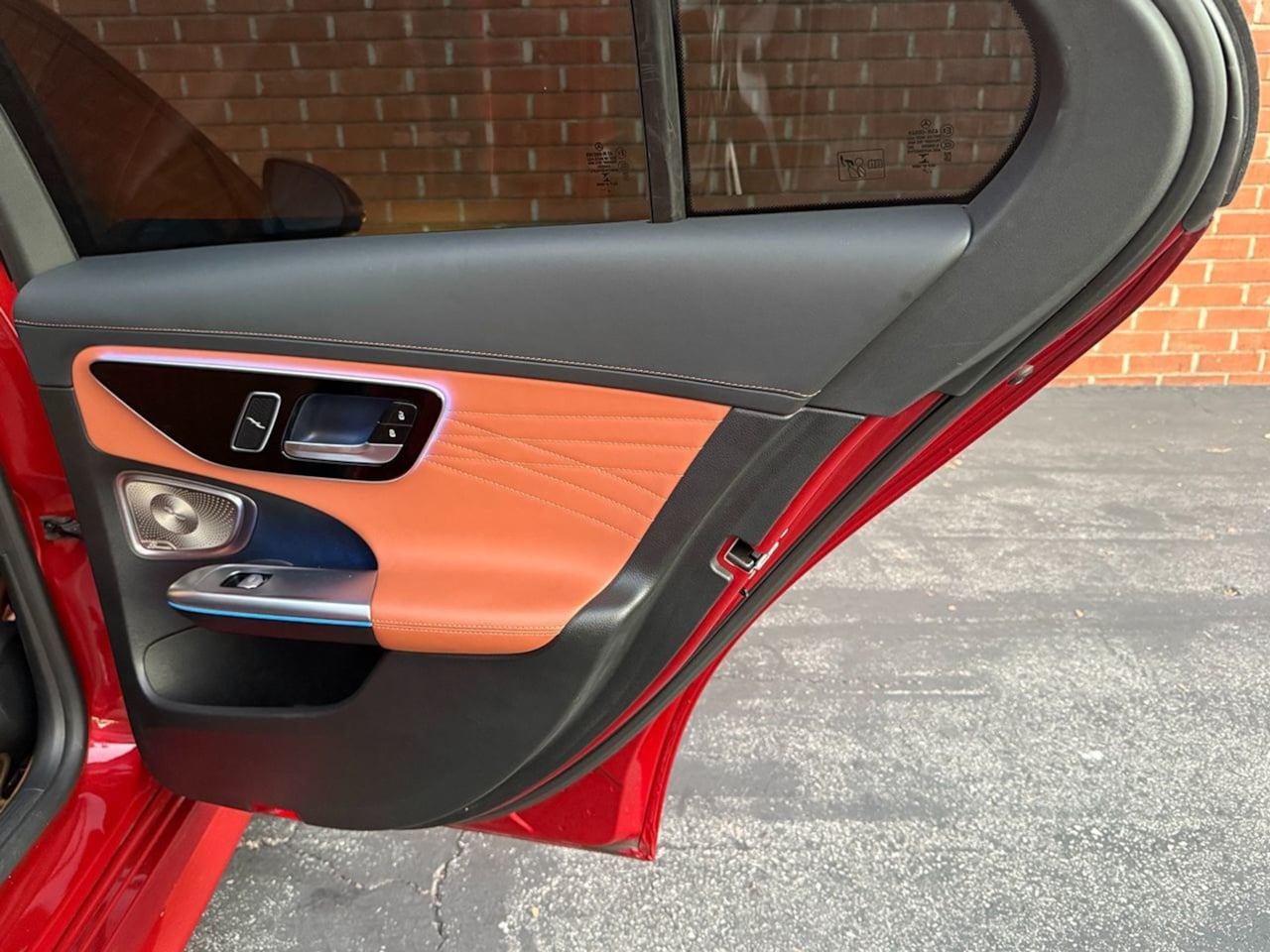 Mercedes-Benz C300 photo 28