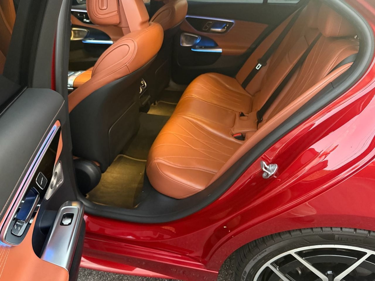 Mercedes-Benz C300 photo 29