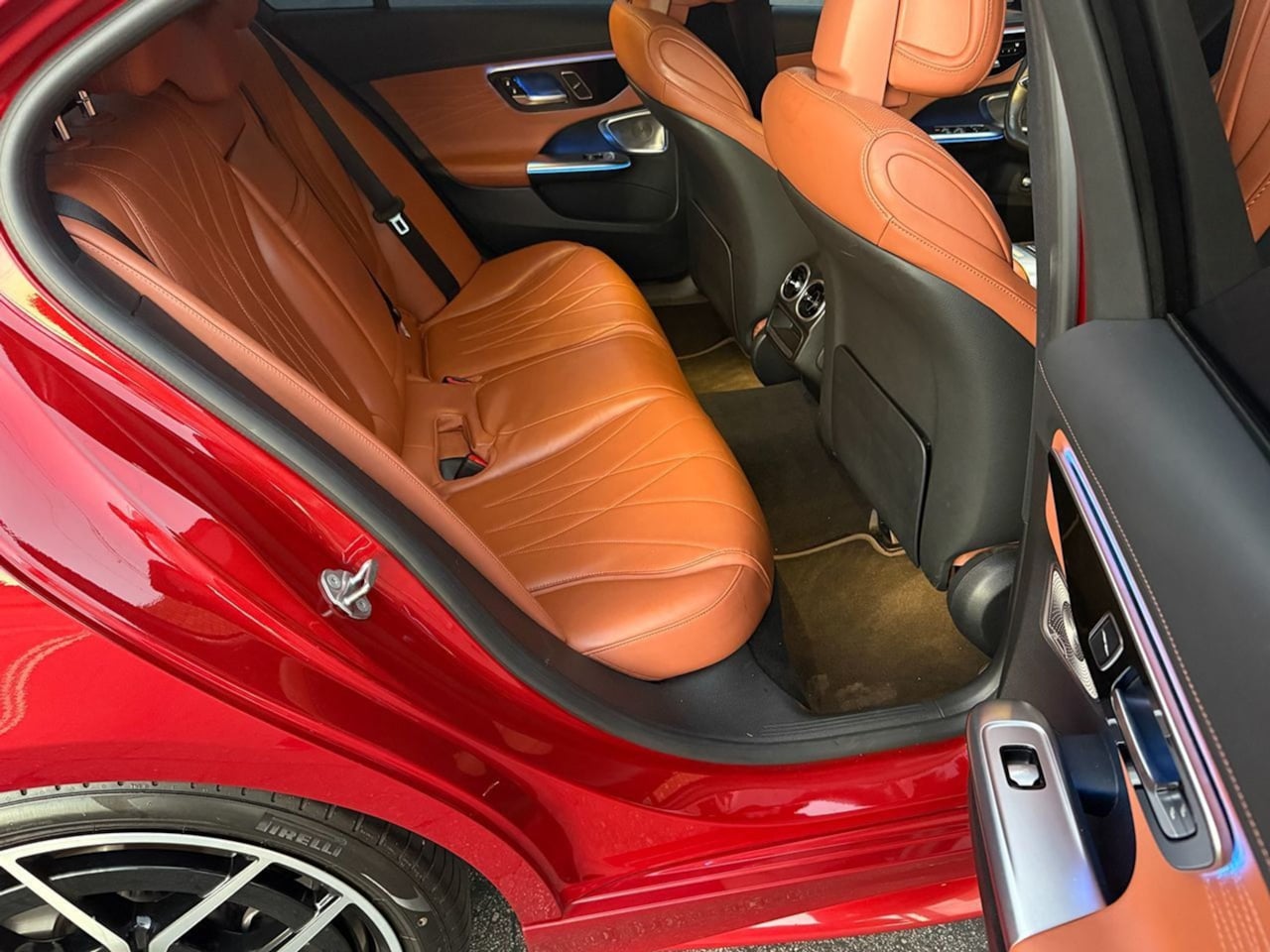 Mercedes-Benz C300 photo 30