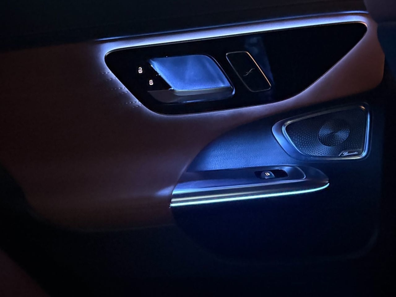 Mercedes-Benz C300 photo 36