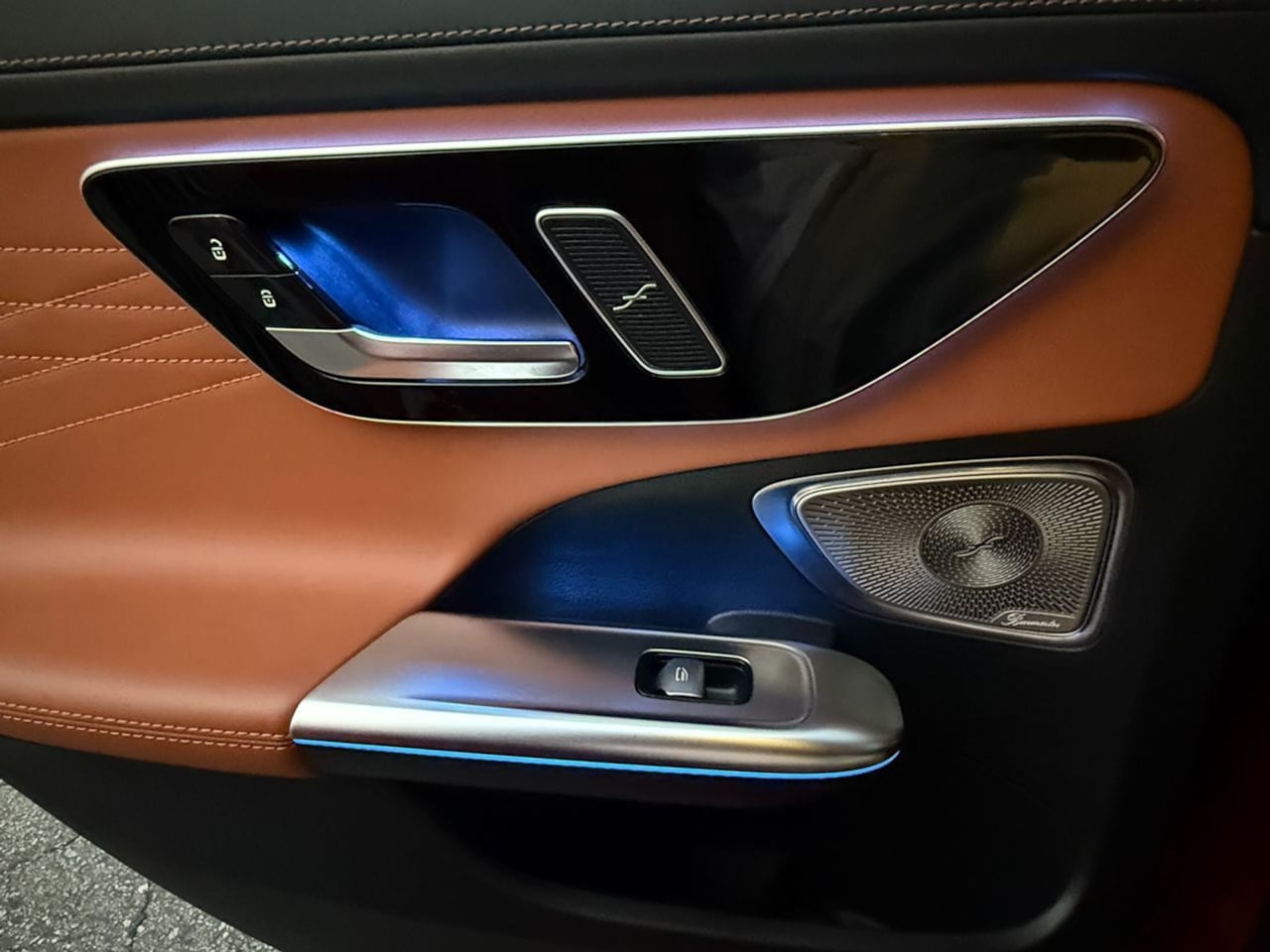 Mercedes-Benz C300 photo 31