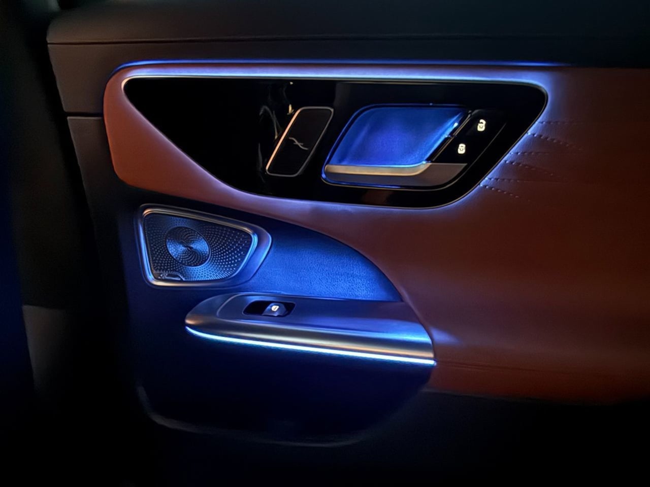 Mercedes-Benz C300 photo 35