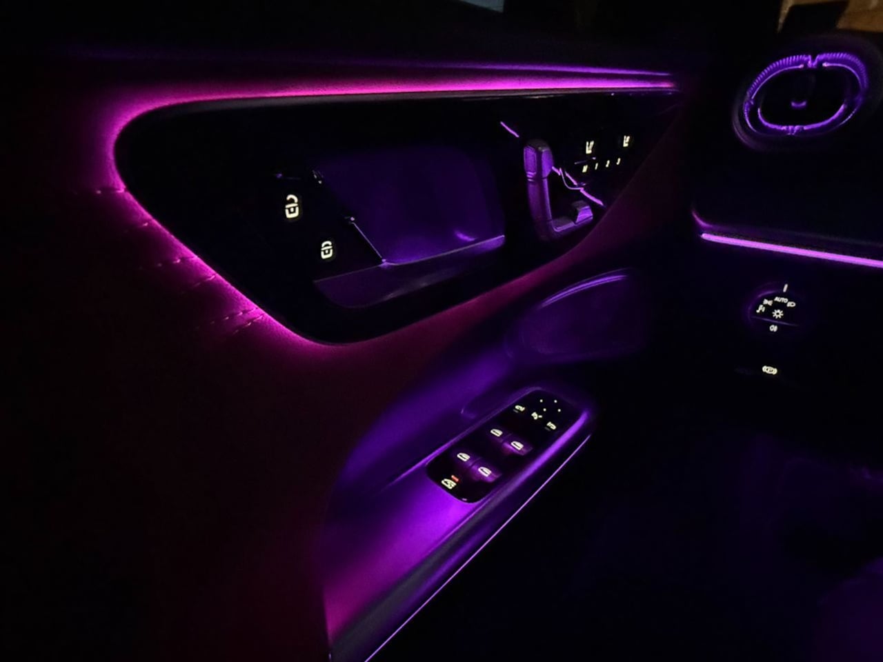 Mercedes-Benz C300 photo 69