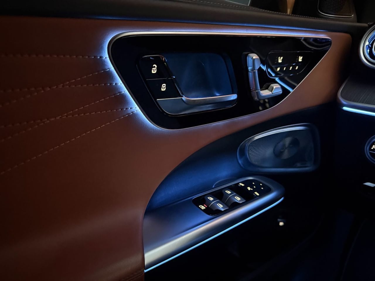 Mercedes-Benz C300 photo 43