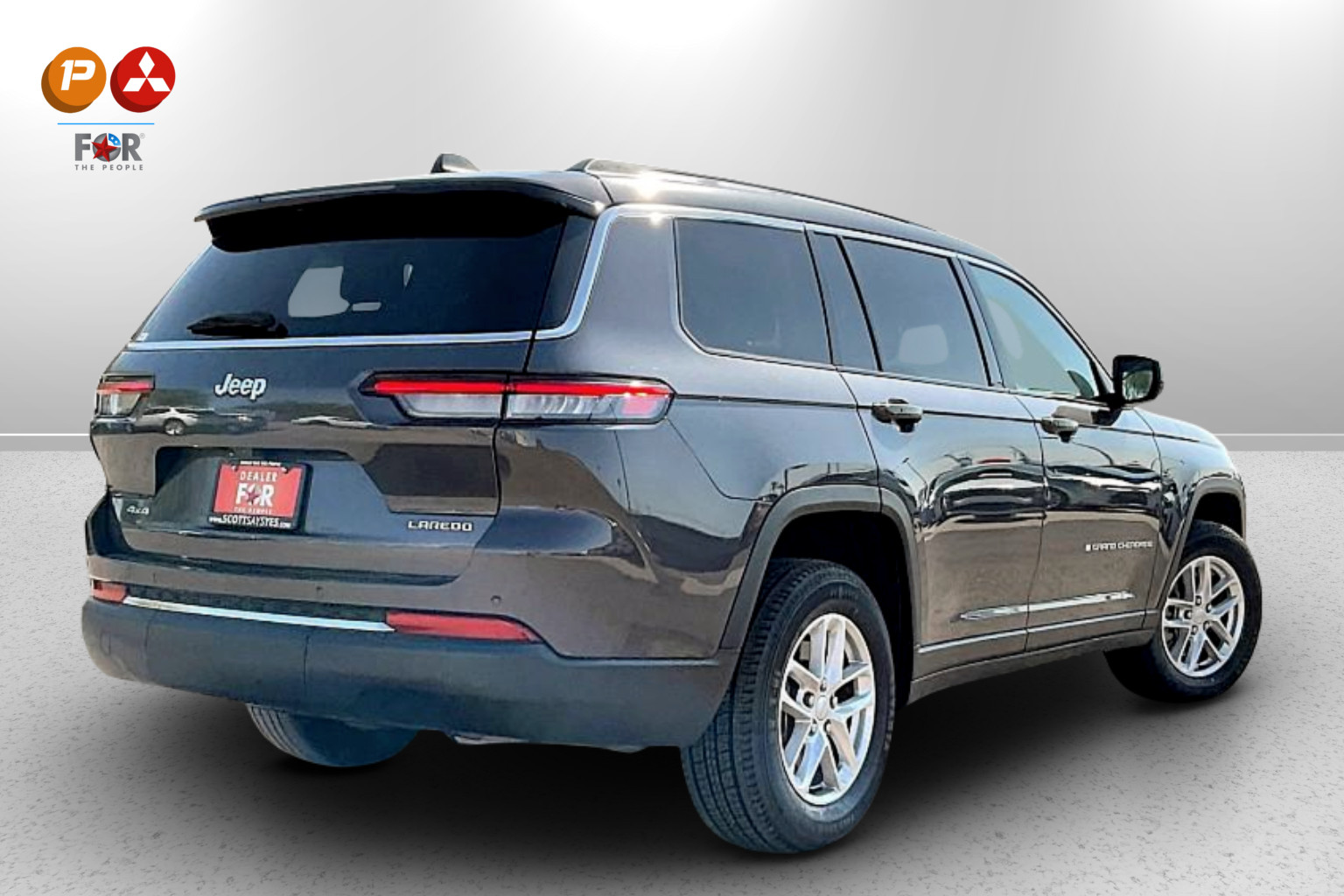 2023 Jeep Grand Cherokee Laredo Altitude photo 2