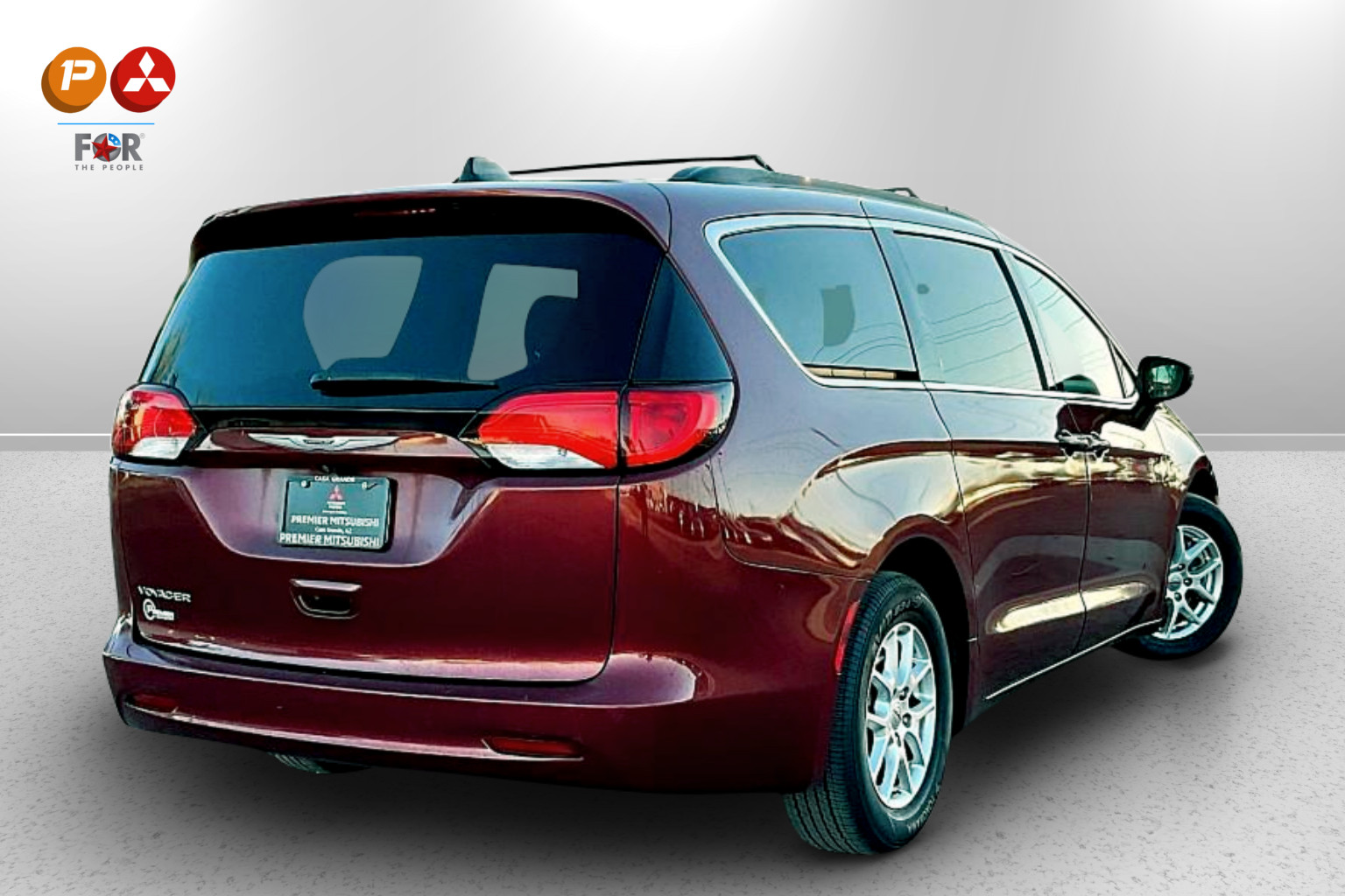 2021 Chrysler Voyager LXi photo 2