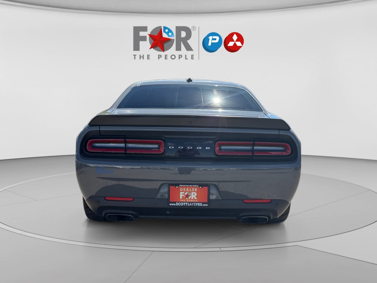 Dodge Challenger photo 4
