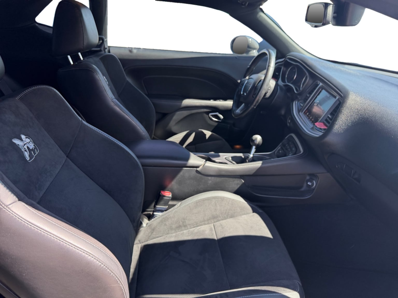 Dodge Challenger photo 16