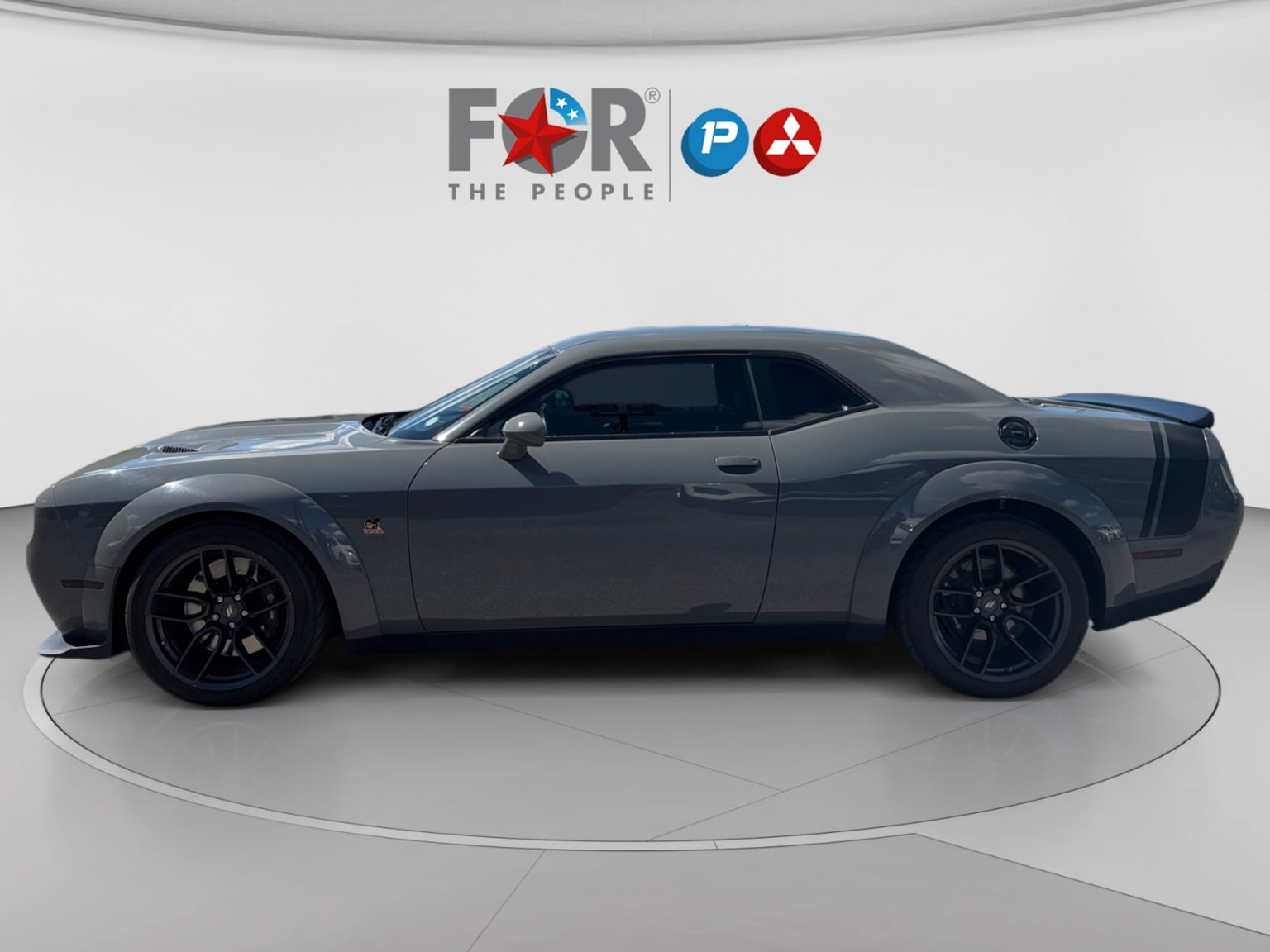 Dodge Challenger photo 2