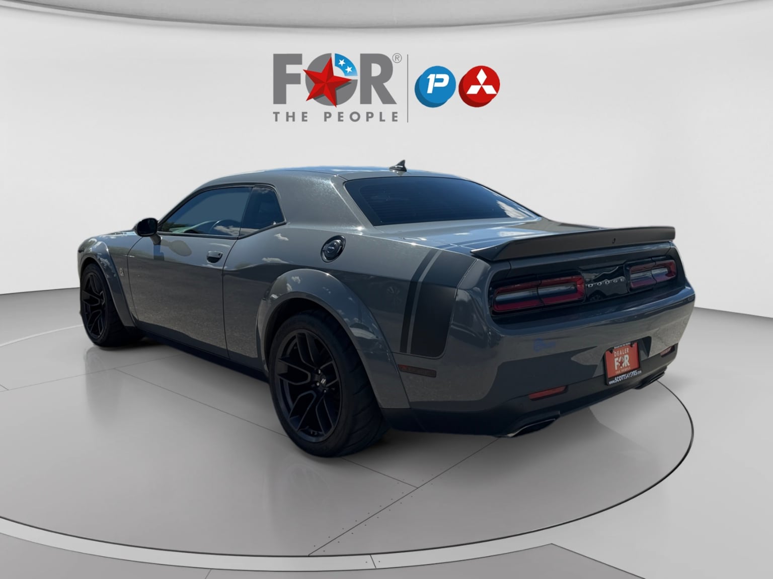 Dodge Challenger photo 3