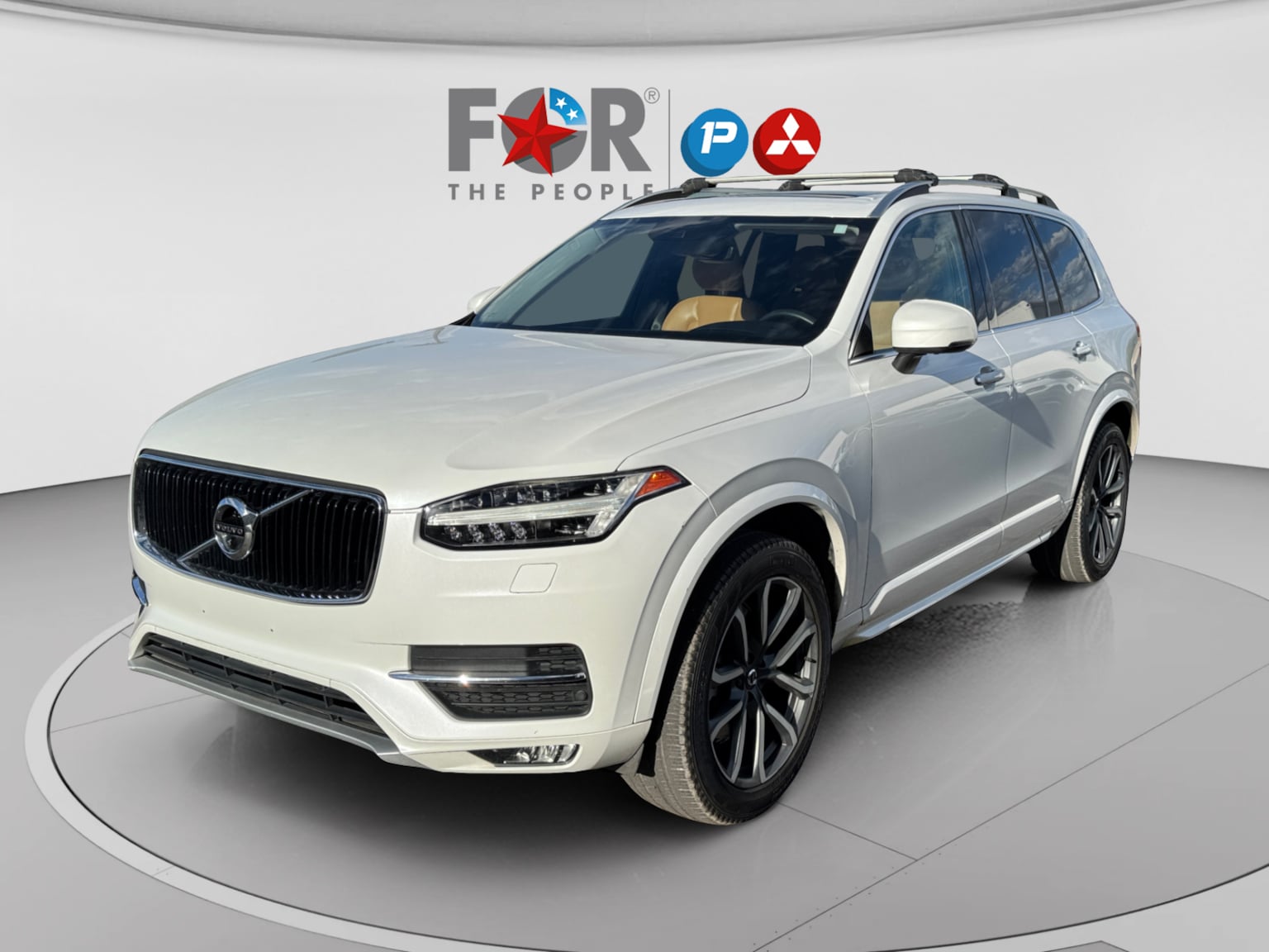 2016 Volvo XC90 T6 AWD Momentum's photo