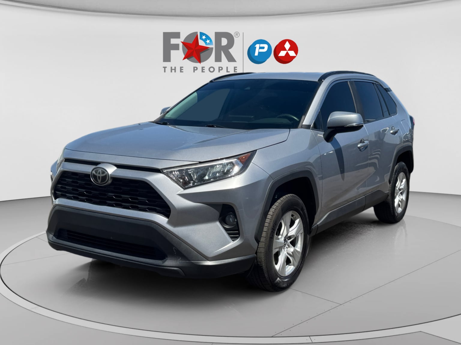2021 Toyota RAV4 XLE FWD's photo