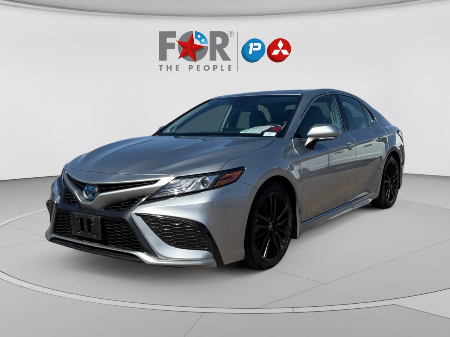 2022 Toyota Camry XSE Hybrid's photo