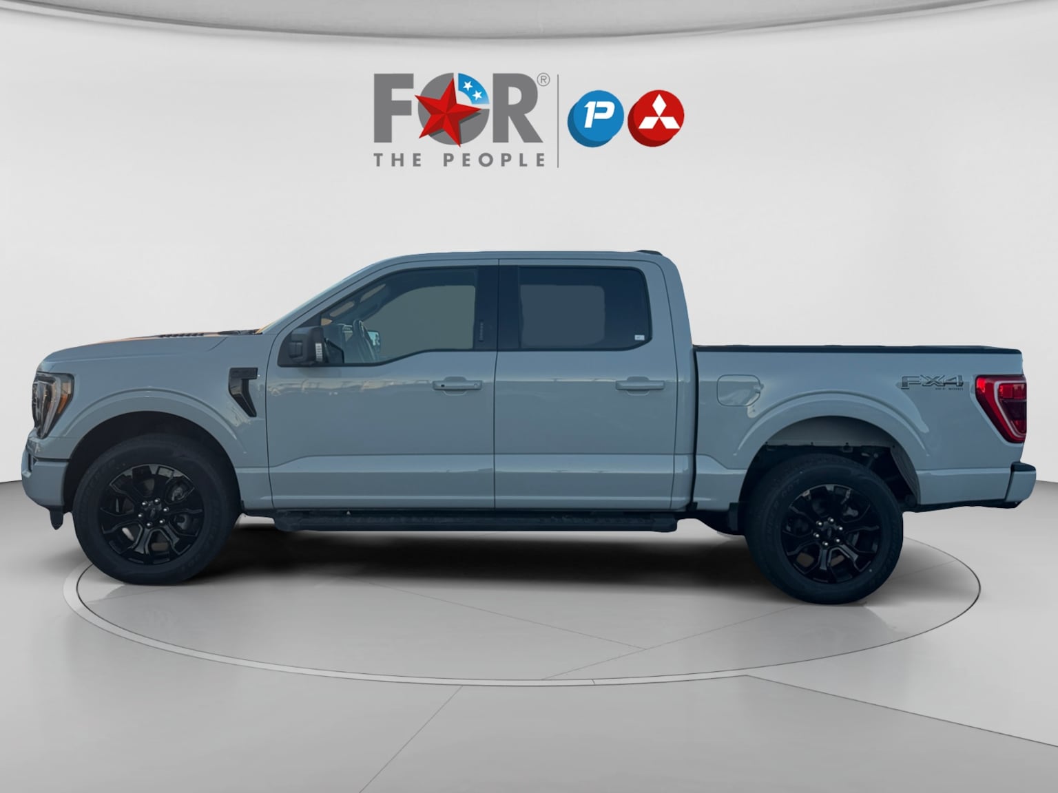 Ford F-150 photo 2