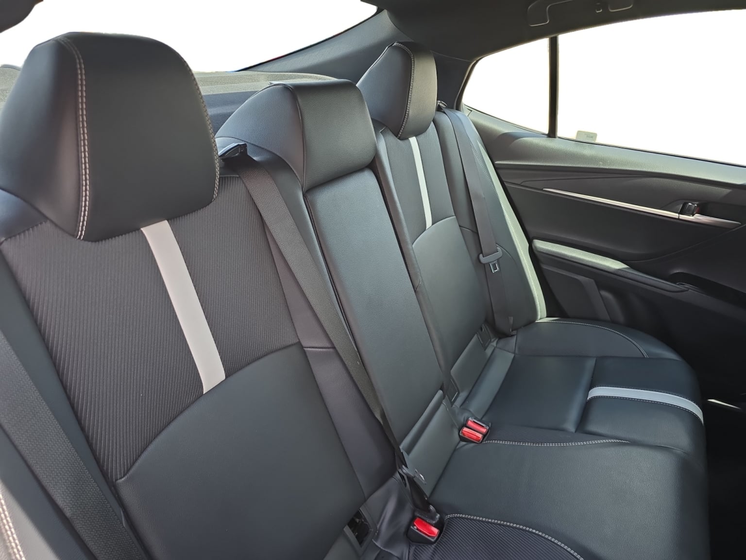Toyota Camry photo 18