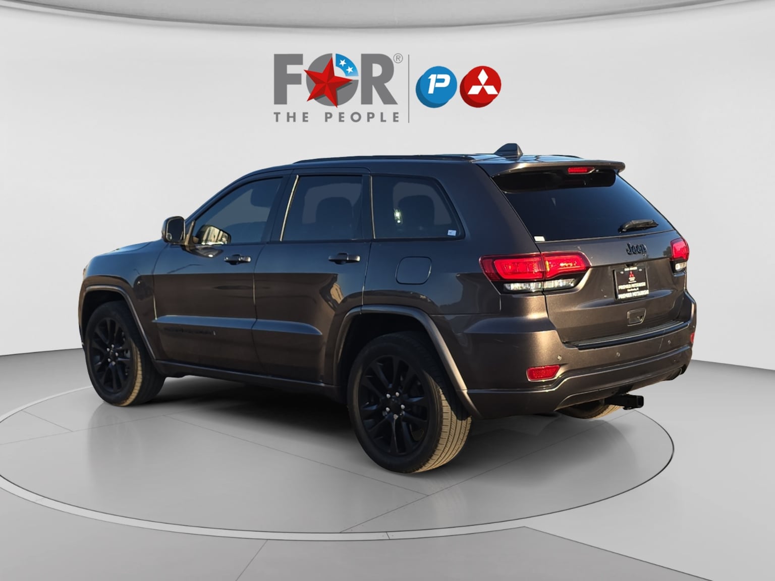 Jeep Grand Cherokee photo 3