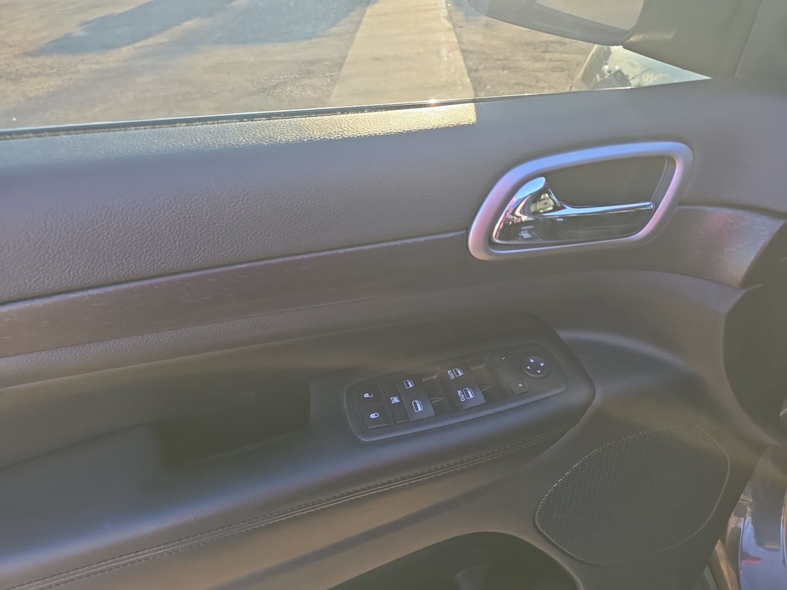 Jeep Grand Cherokee photo 11