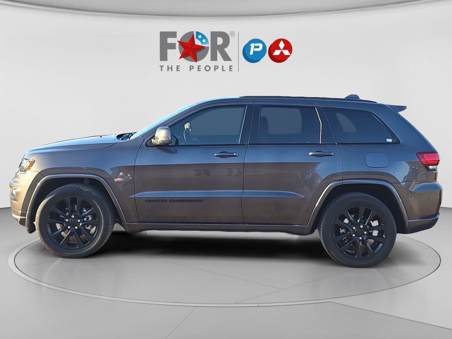 Jeep Grand Cherokee photo 2