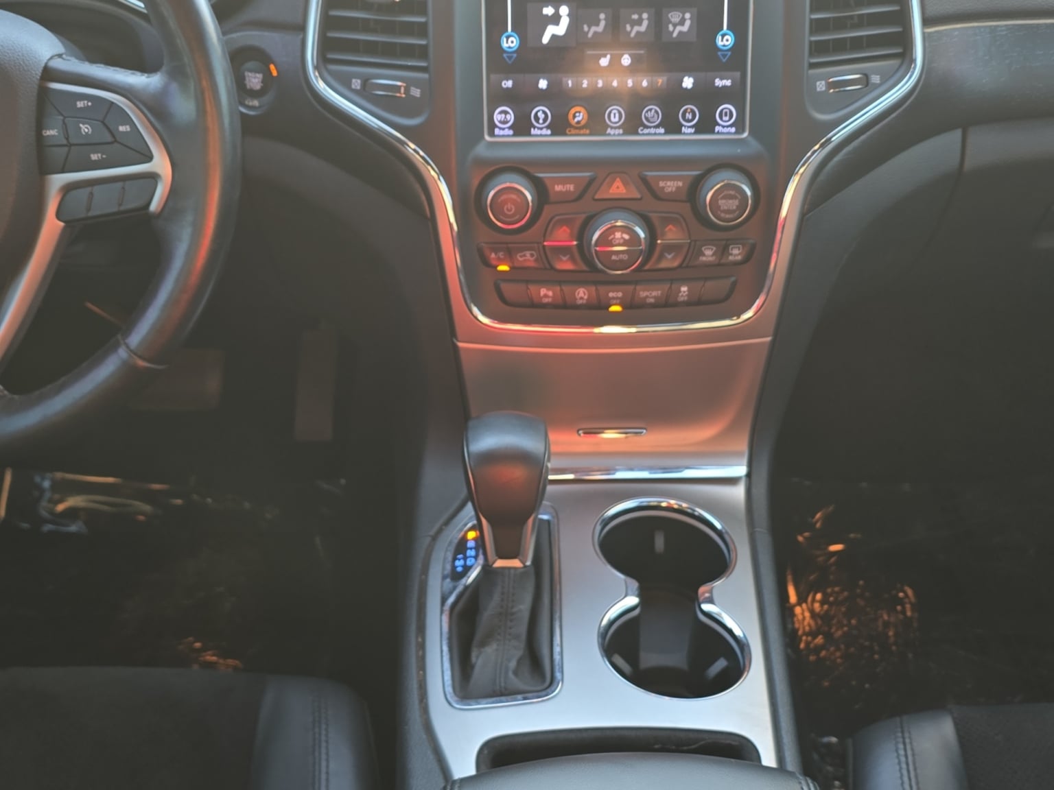 Jeep Grand Cherokee photo 15