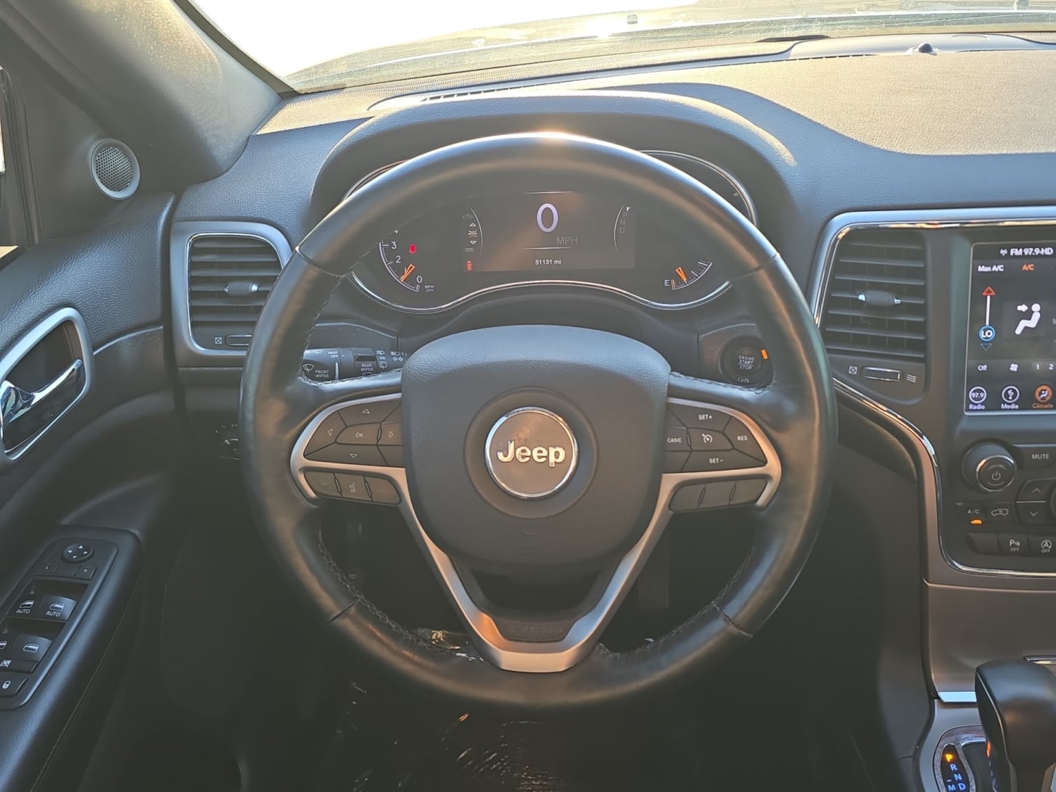 Jeep Grand Cherokee photo 13
