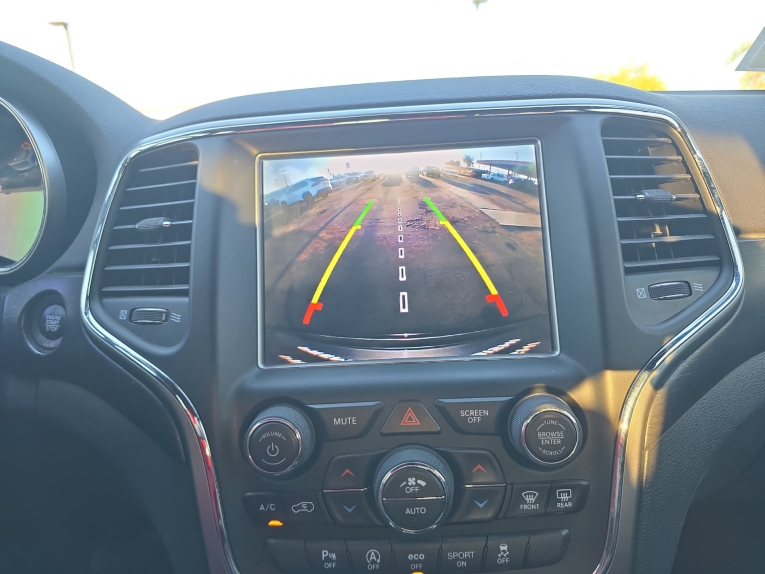 Jeep Grand Cherokee photo 21