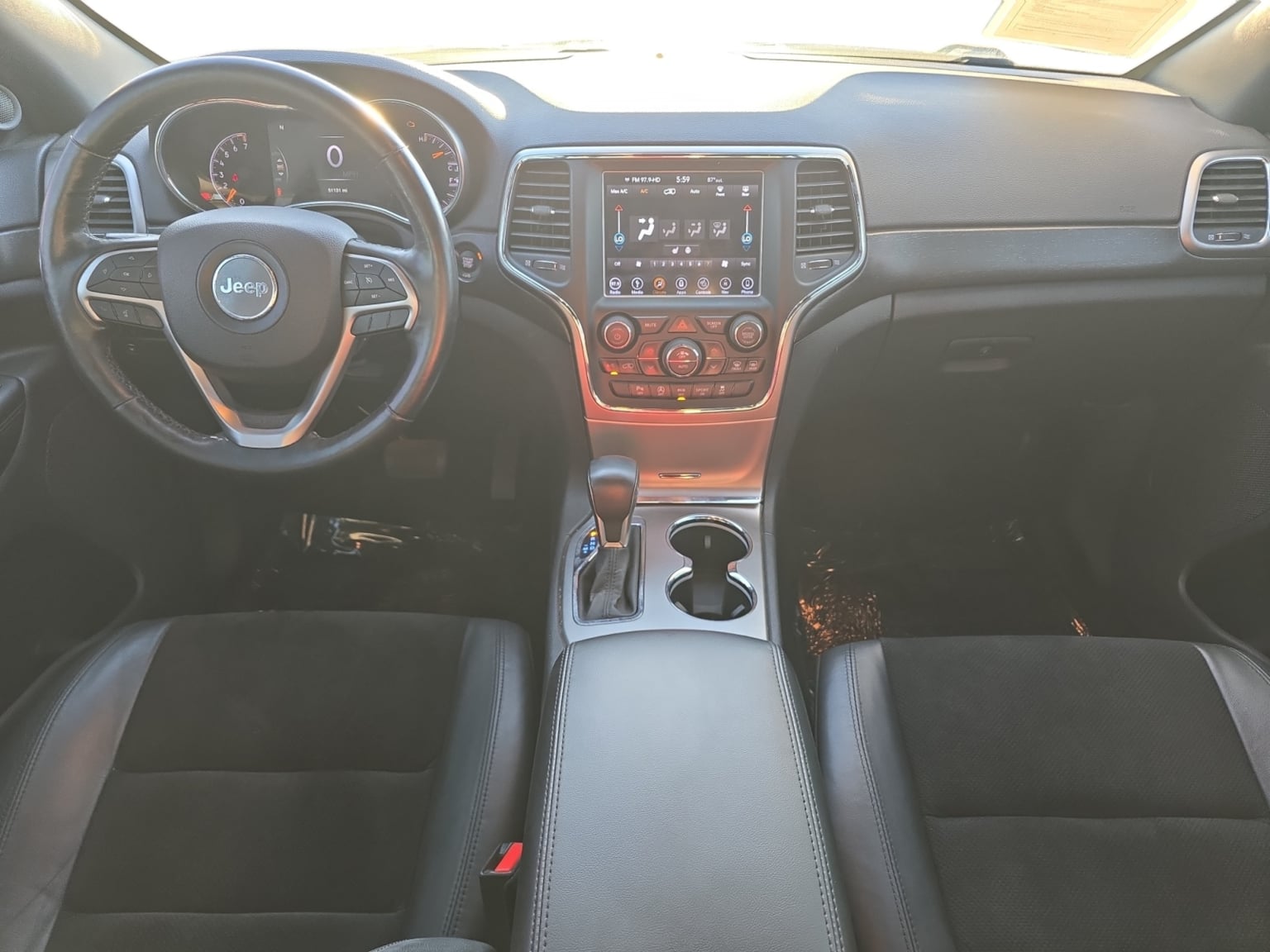 Jeep Grand Cherokee photo 12