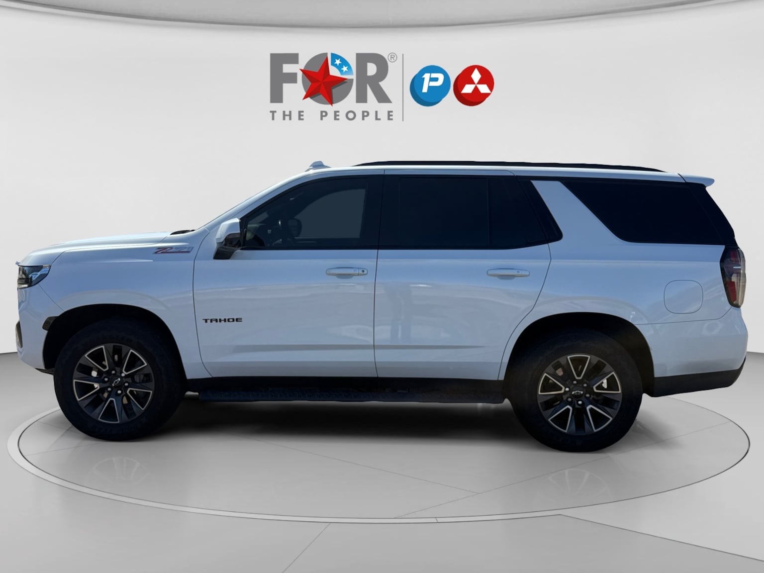 Chevrolet Tahoe photo 2