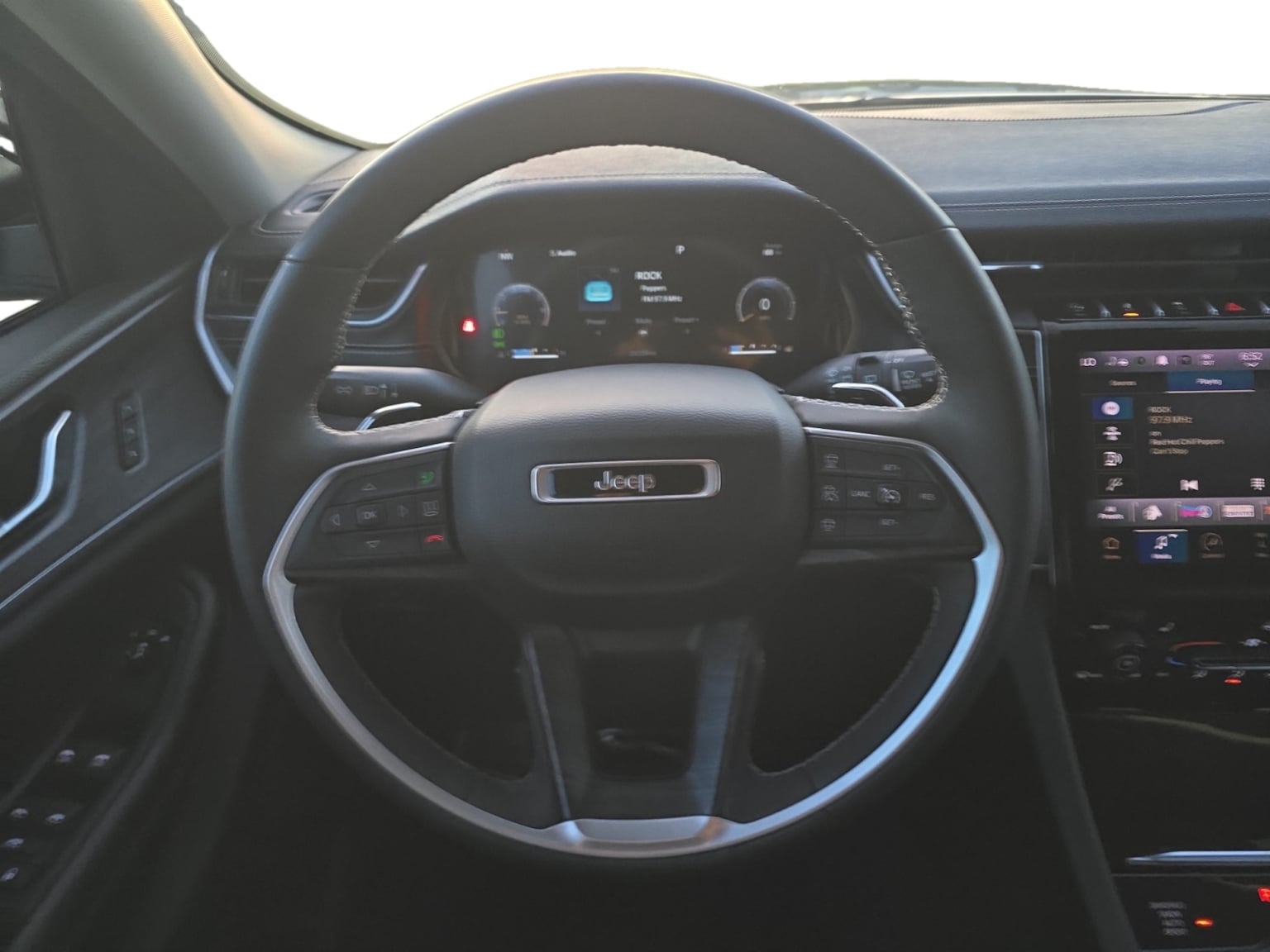 Jeep Grand Cherokee L photo 13
