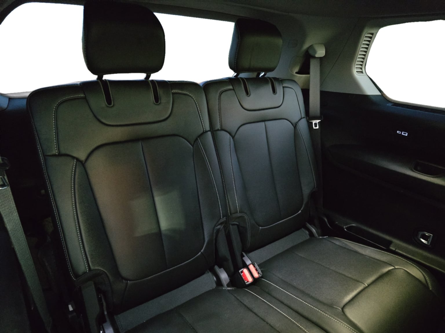Jeep Grand Cherokee L photo 18