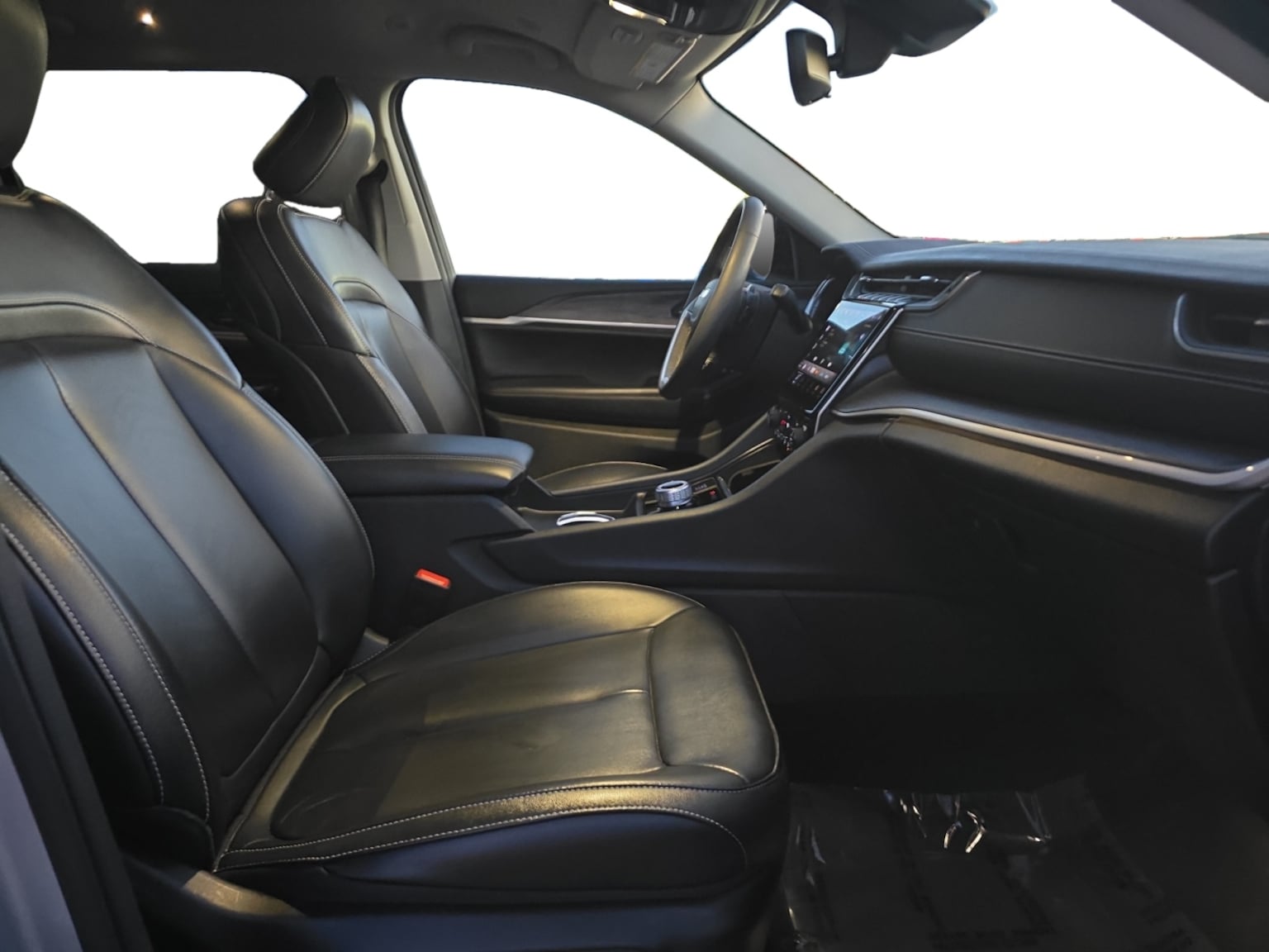 Jeep Grand Cherokee L photo 17