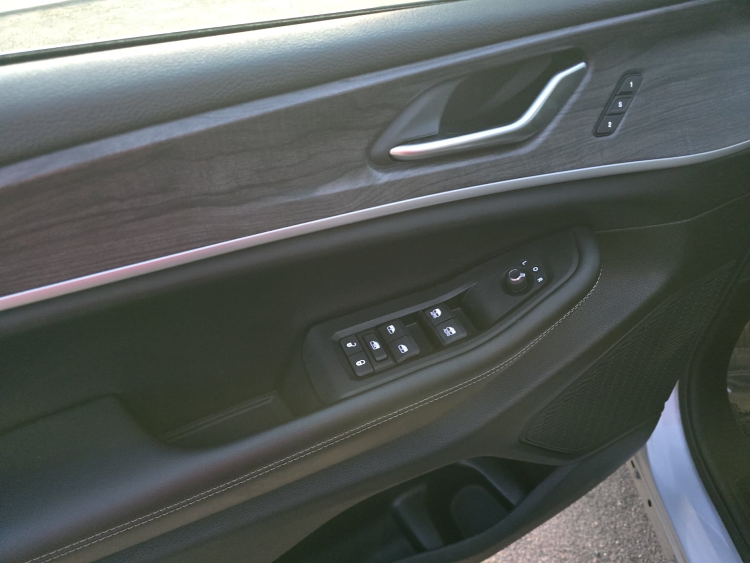 Jeep Grand Cherokee L photo 11